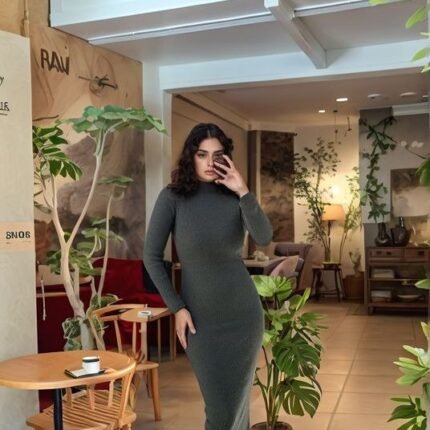 Kadın Yarım Balıkçı Yaka Süet Kumaş Fırsat ürün Midi Boy Elbise