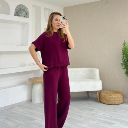 Kadın Modal Kumaş V Yaka Tişört Ve Bol Kesim Pantolon Ikili Takım