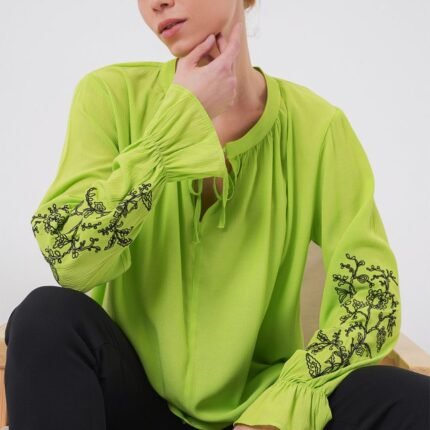 Nakışlı Örme Bluz E.Yeşil