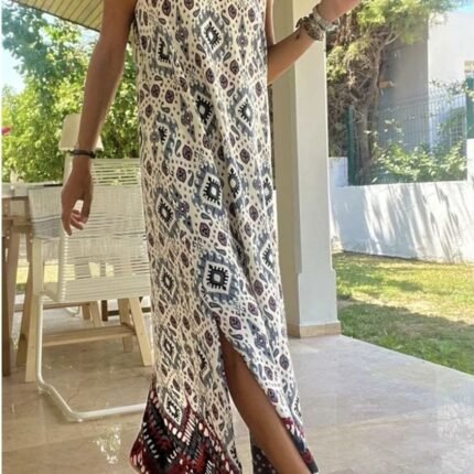 Kadın V Yaka Etnik Desen Baskılı Yırtmaç Detay Maxi Boy Elbise