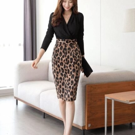 Kadın Uzun Kollu Kruvaze Yaka üst Ithal Krep Alt Dalgıç Leopar Detaylı Elbise