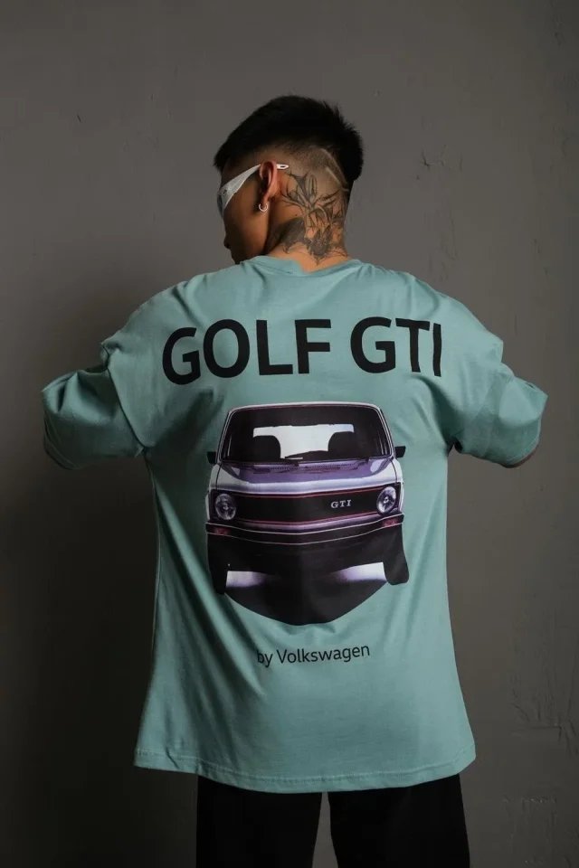 Erkek Oversize Baskılı Tişört – Golf GTI Retro Araba Desenli, Ön - Arka Dijital Baskı, Sokak Modası Stil