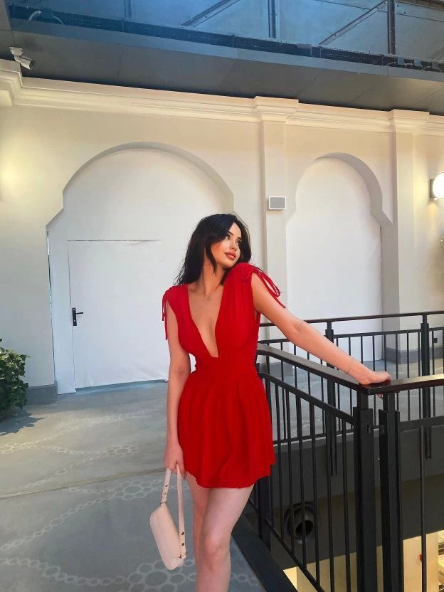 Omuzu Ip Askılı Şortlu Elbise