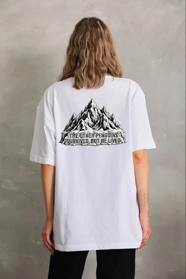 Nihilist Penguen Temalı Oversize Bisiklet Yaka Tişört