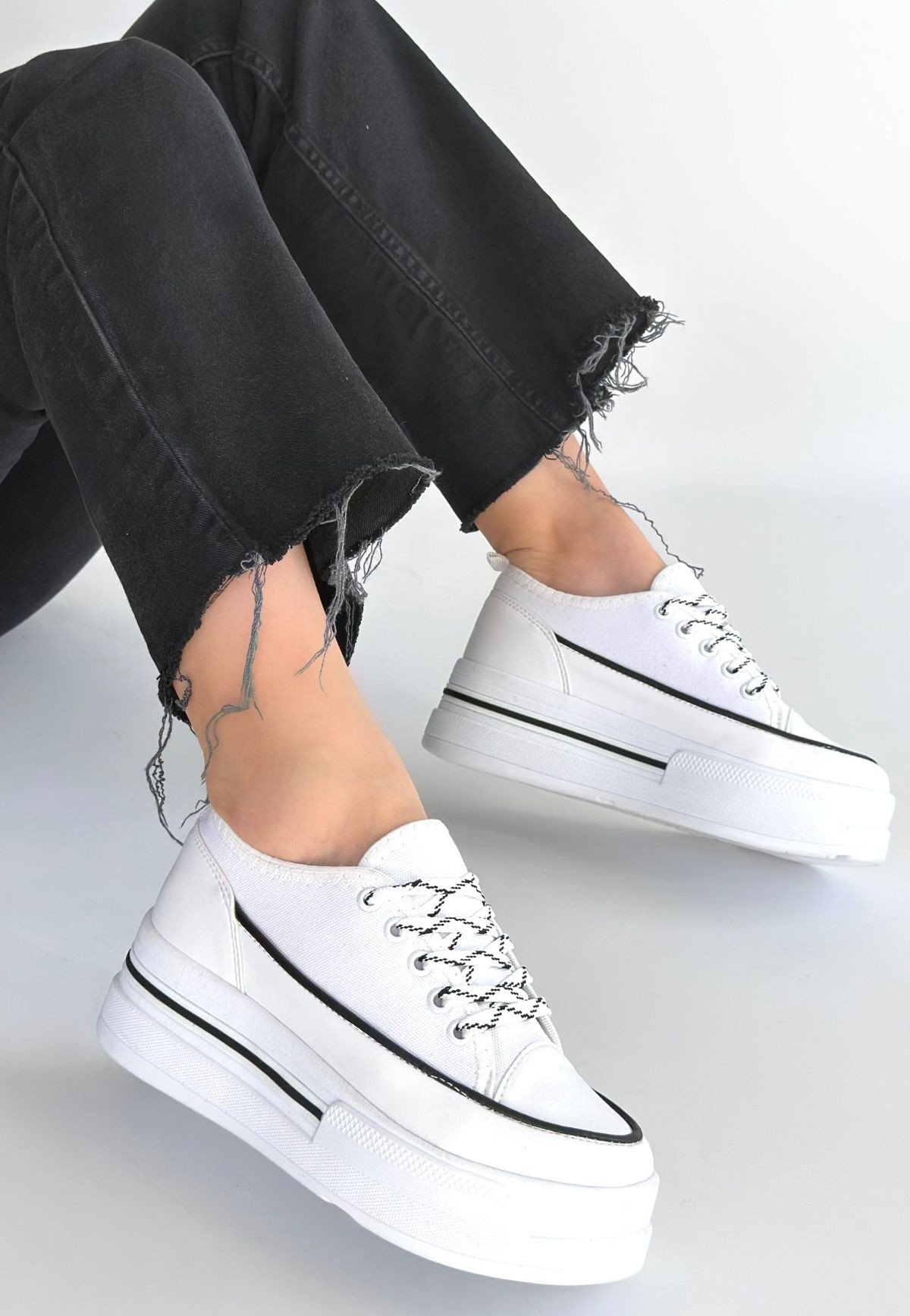 Dalen Beyaz Keten Bağcıklı Spor Ayakkabı