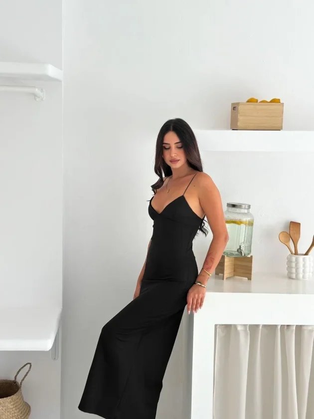 Askılı Uzun Elbise V Yaka Şık Gece Elbisesi Vücuda Oturan