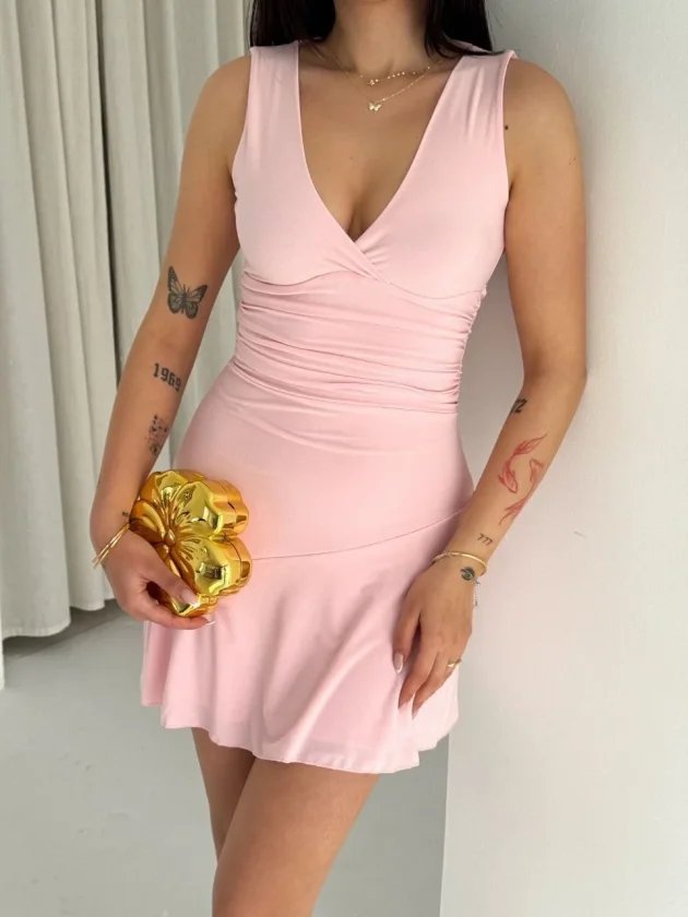 Derin V Yaka Sırt Dekolteli Mini Elbise Drapeli Şık Kolsuz