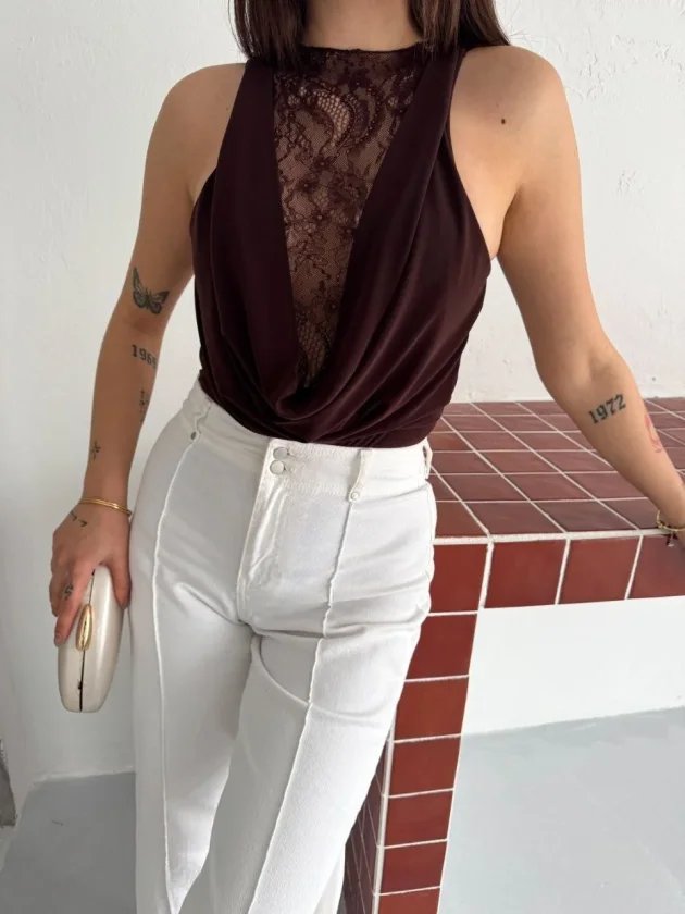 Dantel Detaylı Derin Dekolte Body Şık Kolsuz Yazlık Bodysuit