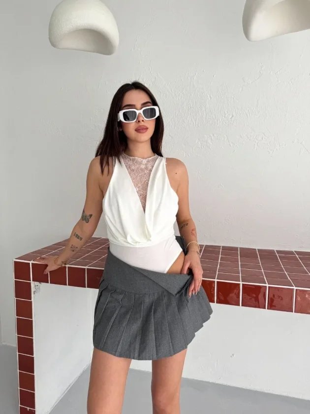 Dantel Detaylı Derin Dekolte Body Şık Kolsuz Yazlık Bodysuit