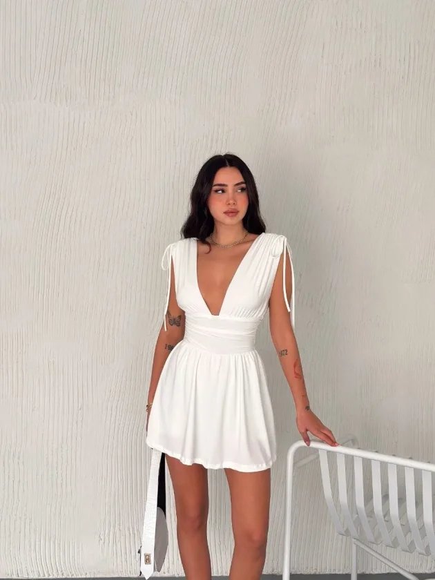 Derin V Yaka Etek Görünümlü Şortlu Elbise Drapeli Mini Yazlık