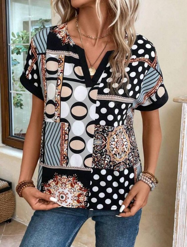 Kadın çentik V Yaka Kısa Kollu Desenli Moss Krep Kumaş Bluz