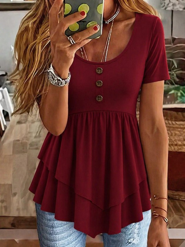 Kadın Kısa Kollu Yuvarlak Yakalı Düğmeli önden Asimetrik Kesim Detaylı Viskon Bluz