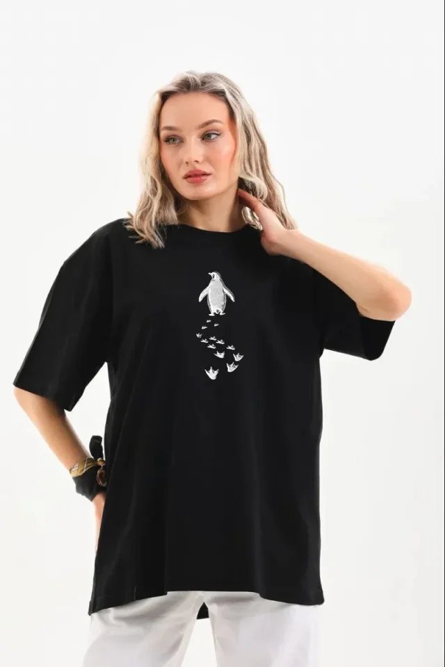 Nihilist Penguen Temalı Oversize Bisiklet Yaka Tişört
